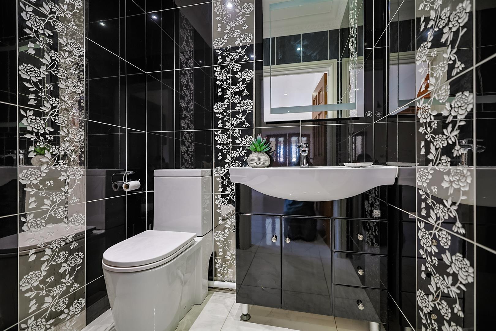 6 Clos Y Parc, Five Roads, Llanelli, SA15 5HB